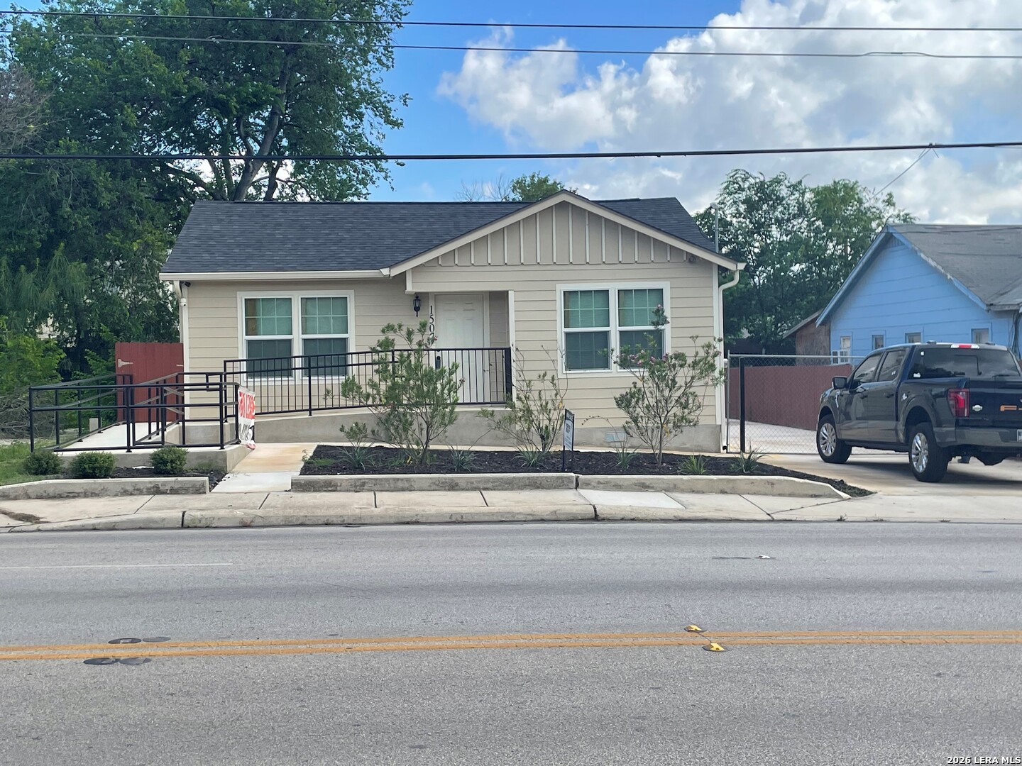 1507 W Hilderbrand San Antonio TX 78202