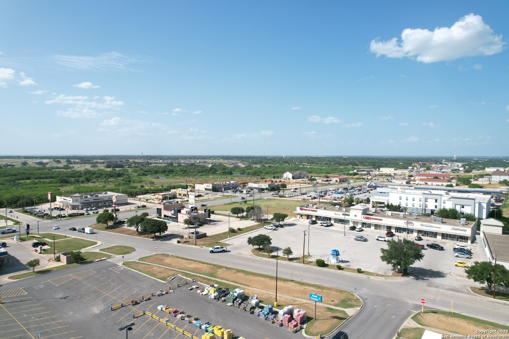 901 Palmer Pleasanton TX 78064