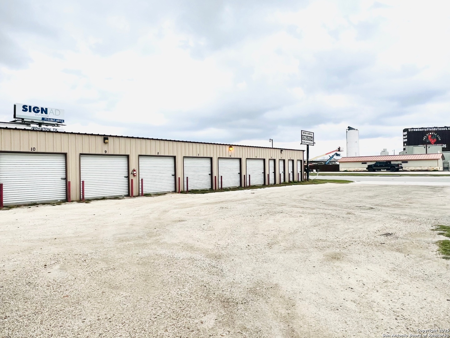 8385 Highway 16 Poteet TX 78064