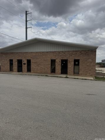 103 Turner Floresville TX 78114