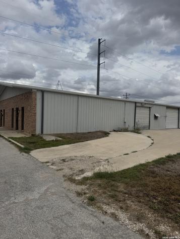 103 Turner Floresville TX 78114
