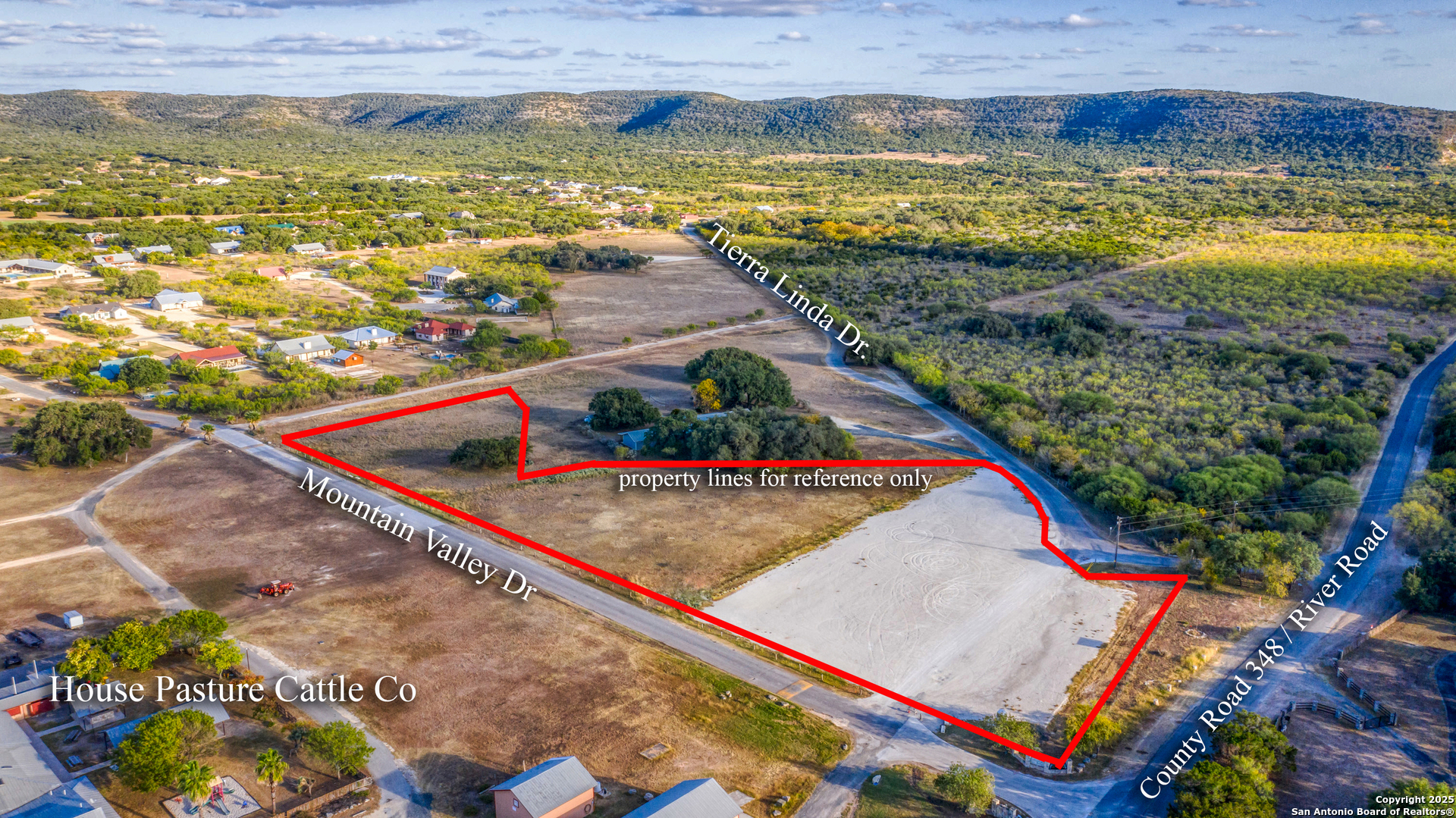 3022 Cr 348 Concan TX 78838