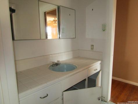 1203 N Walnut Avenue New Braunfels TX 78130