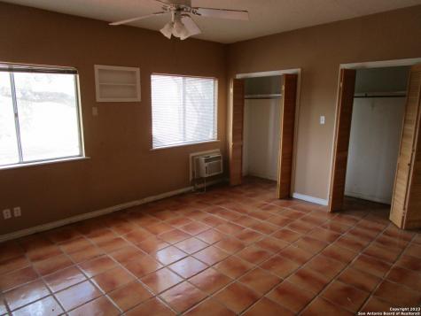 1203 N Walnut Avenue New Braunfels TX 78130