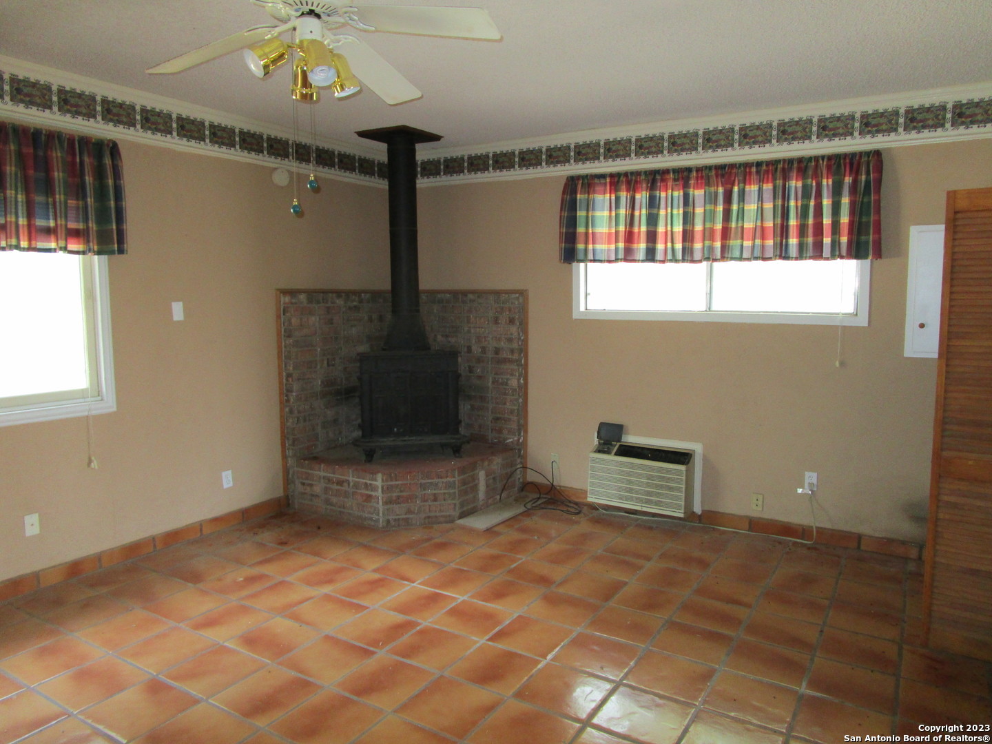 1203 N Walnut Avenue New Braunfels TX 78130