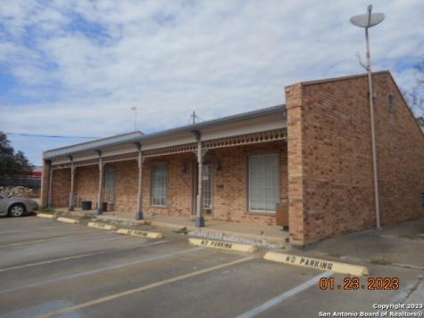 422 W Oaklawn Road Pleasanton TX 78064
