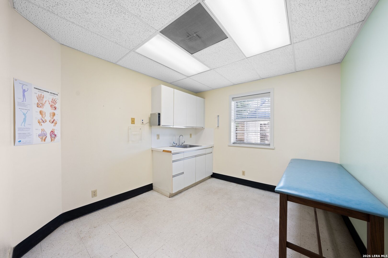 204 W Windcrest Fredericksburg TX 78624