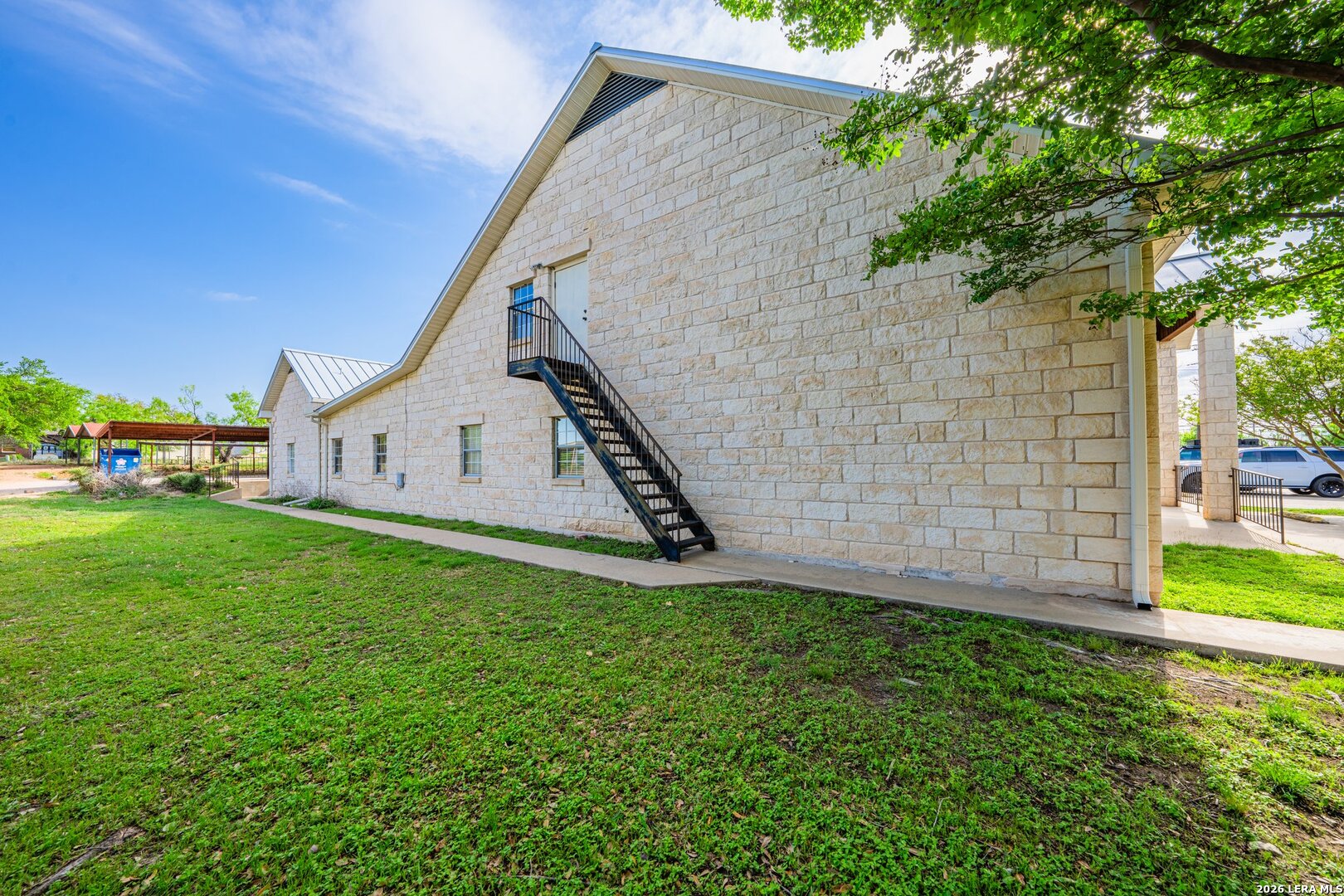 204 W Windcrest Fredericksburg TX 78624