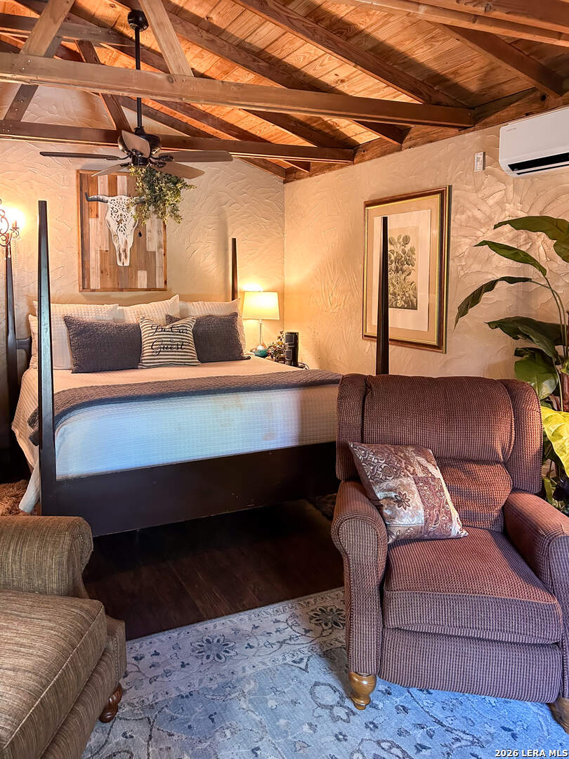 504 Tivy Kerrville TX 78028