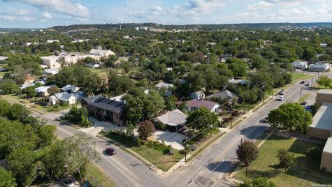 504 Tivy Kerrville TX 78028