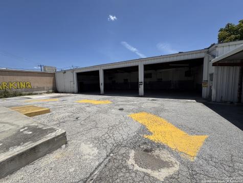 2122-2130 Austin Highway San Antonio TX 78218