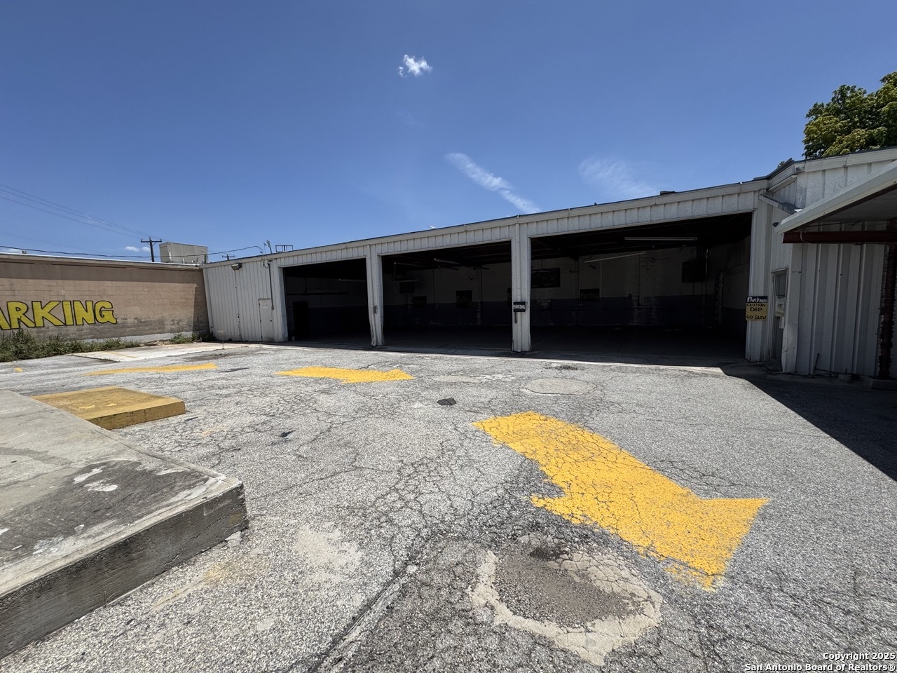 2122-2130 Austin Highway San Antonio TX 78218