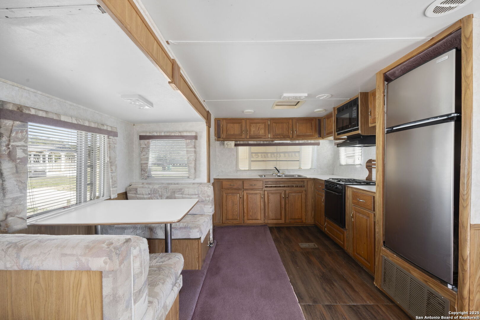 820 Forest View Blanco TX 78606