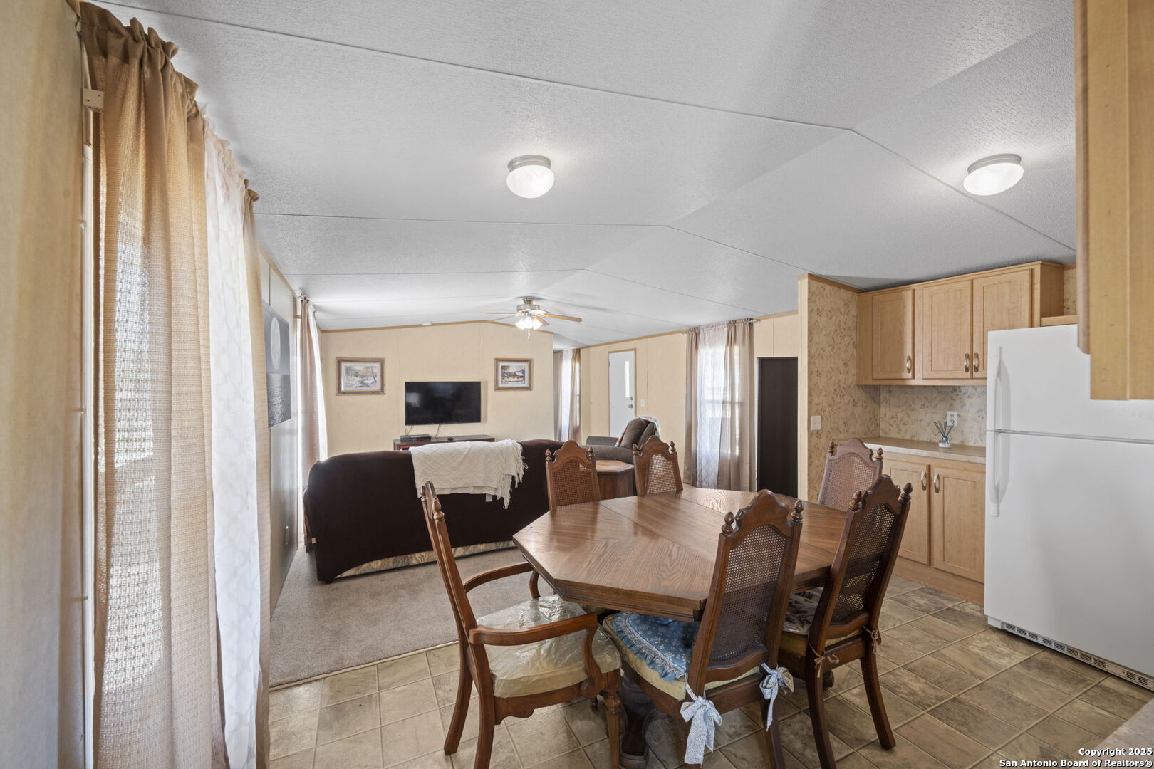 820 Forest View Blanco TX 78606