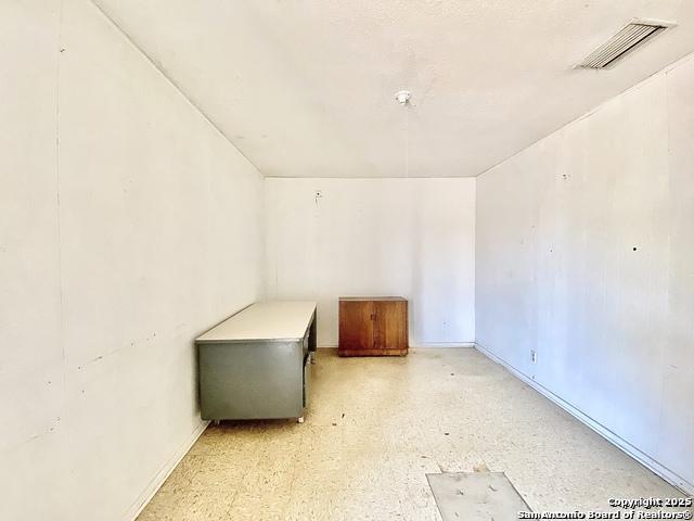 203 4th Carrizo Springs TX 78834