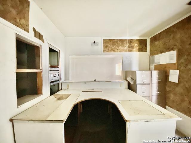 203 4th Carrizo Springs TX 78834