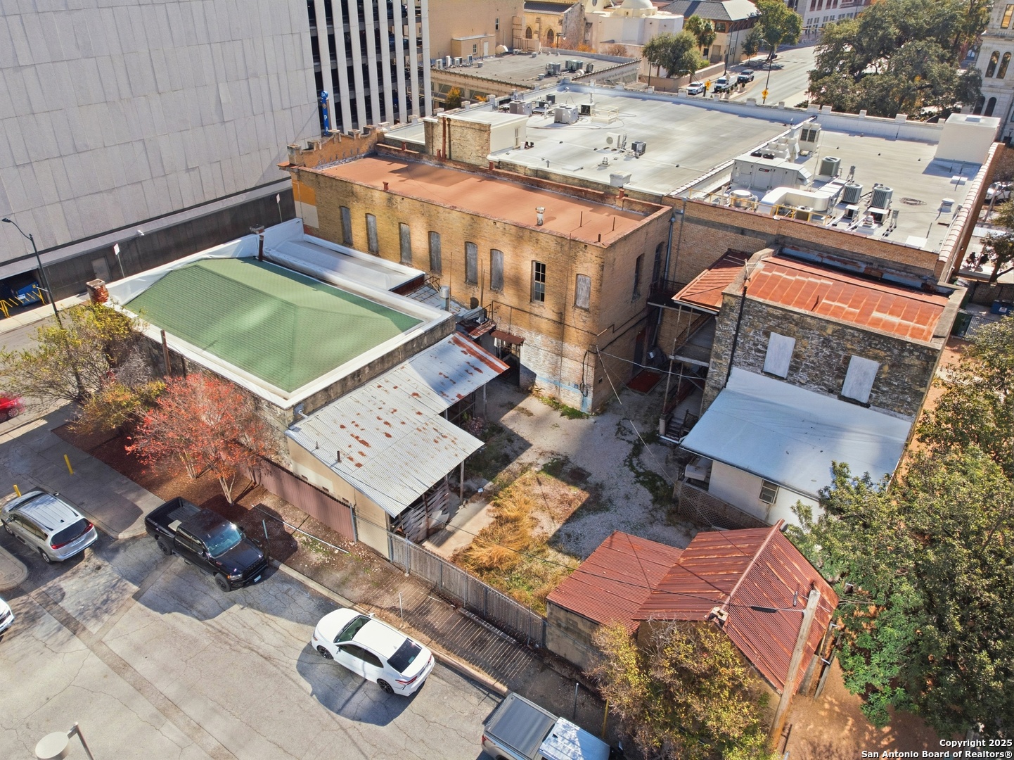 111-113 N Flores Street San Antonio TX 78205