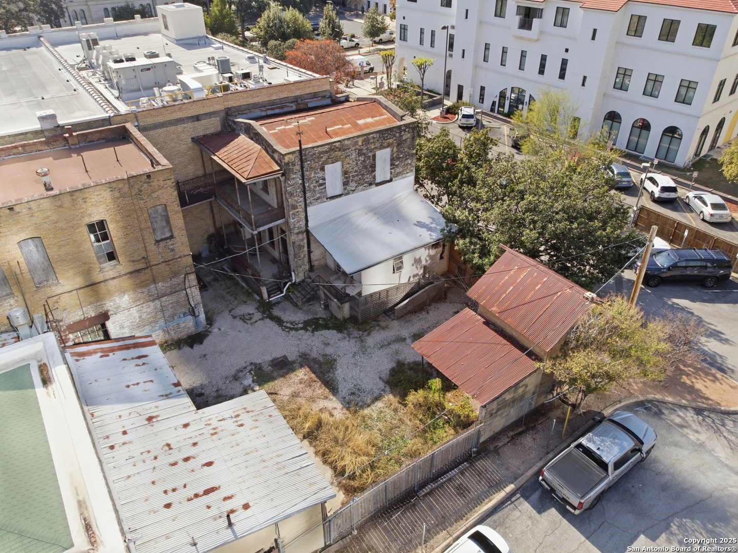 111-113 N Flores Street San Antonio TX 78205