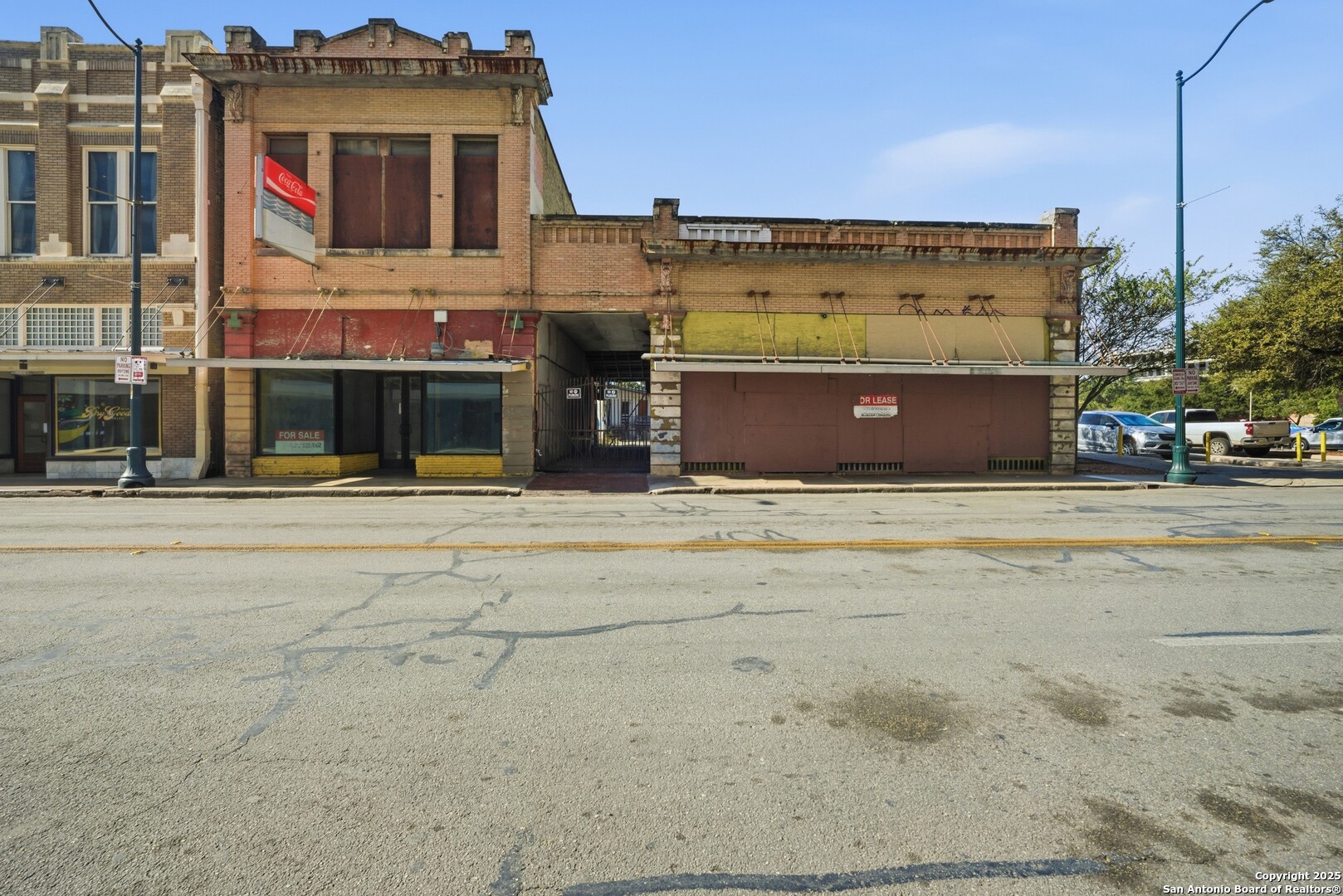 111-113 N Flores Street San Antonio TX 78205