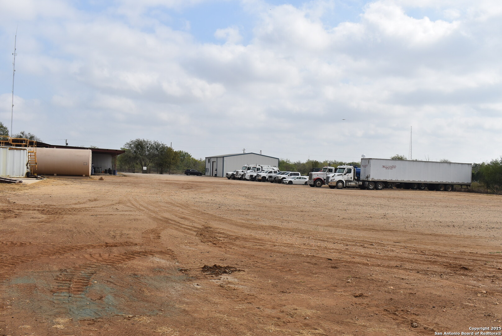 204 Pr Cardinal Lane Jourdanton TX 78026