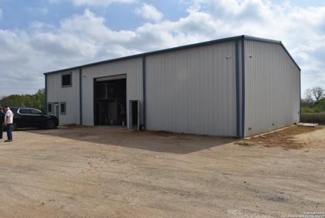 204 Pr Cardinal Lane Jourdanton TX 78026