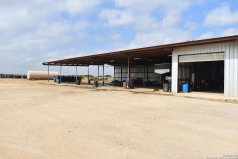 204 Pr Cardinal Lane Jourdanton TX 78026