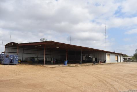 204 Pr Cardinal Lane Jourdanton TX 78026