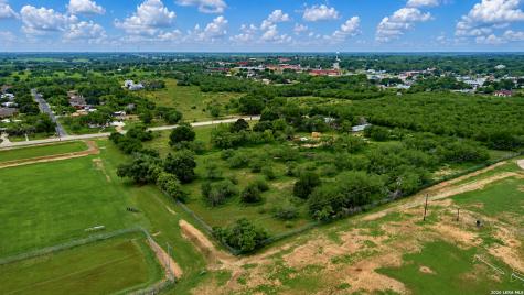 Lots 40 A & B B Street Floresville TX 78114