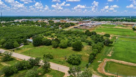 Lots 40 A & B B Street Floresville TX 78114