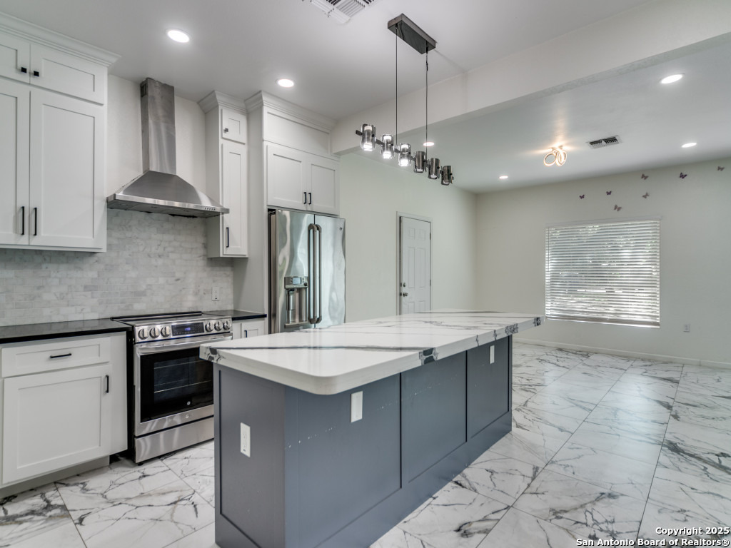 8609 Abe Lincoln San Antonio TX 78240