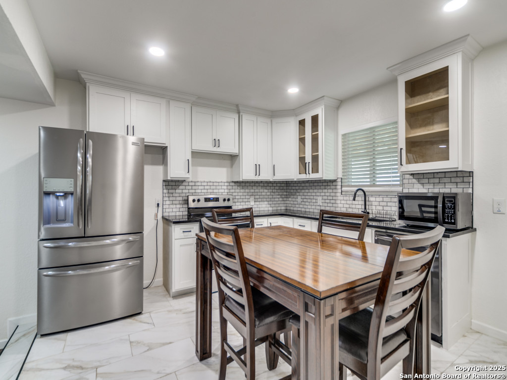 8609 Abe Lincoln San Antonio TX 78240