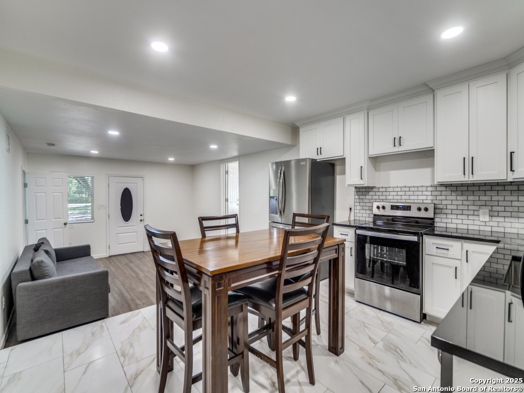 8609 Abe Lincoln San Antonio TX 78240