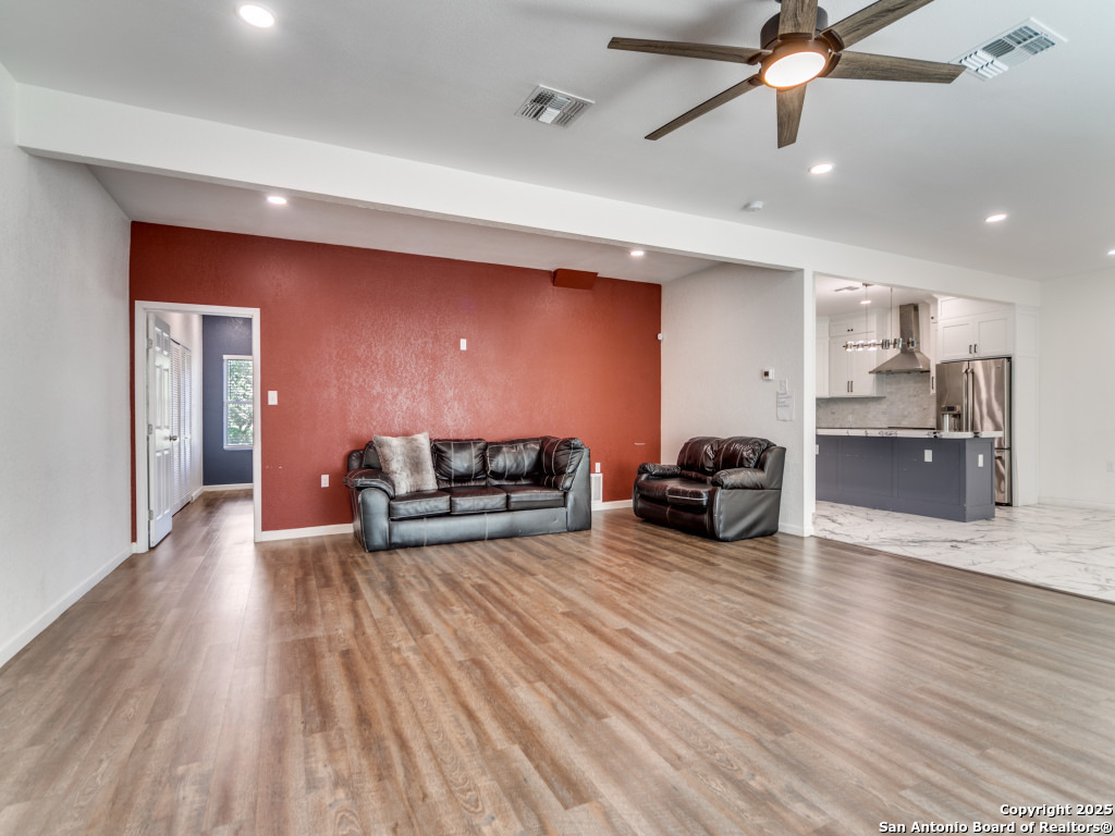 8609 Abe Lincoln San Antonio TX 78240