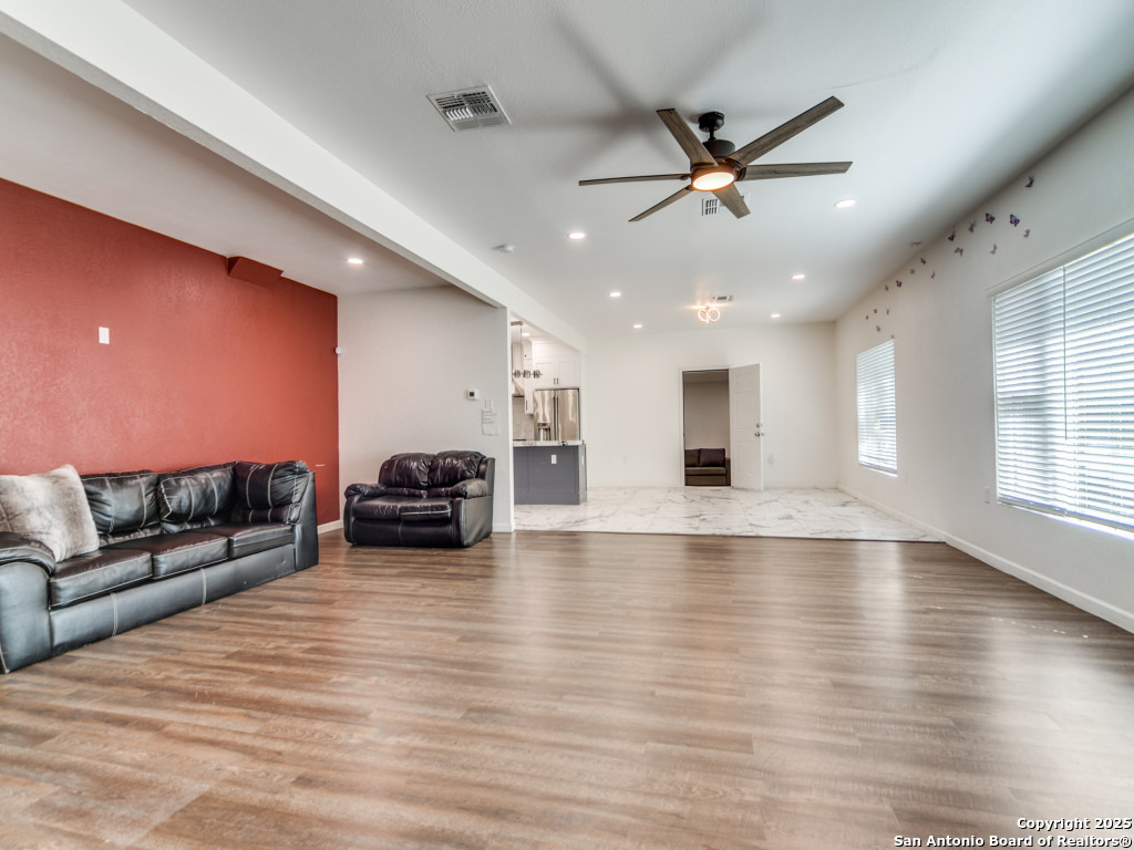 8609 Abe Lincoln San Antonio TX 78240