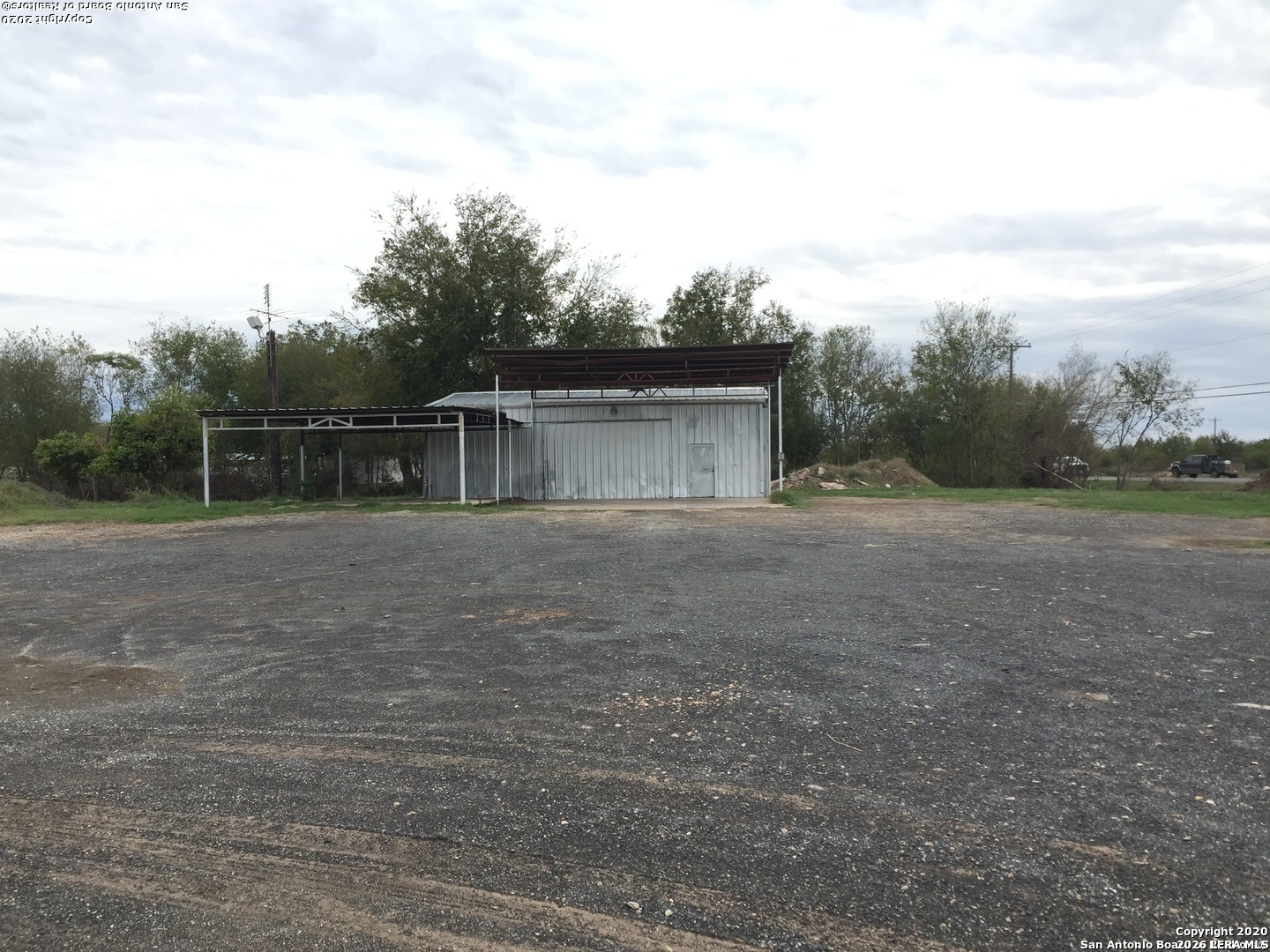202 E Gross Street Pearsall TX 78061