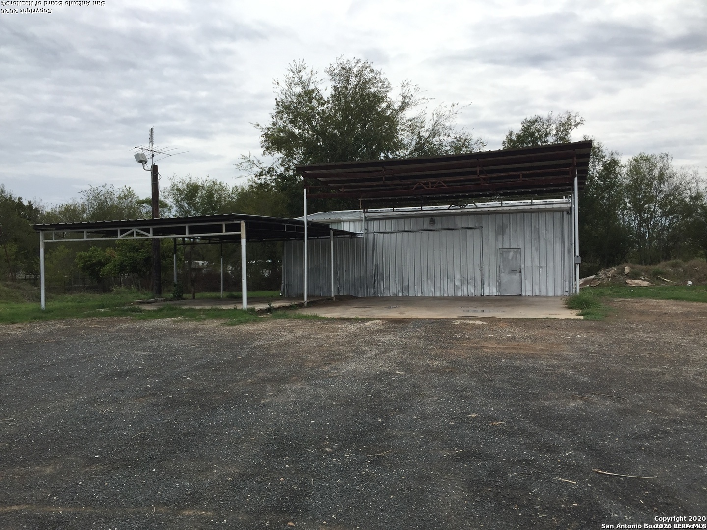 202 E Gross Street Pearsall TX 78061