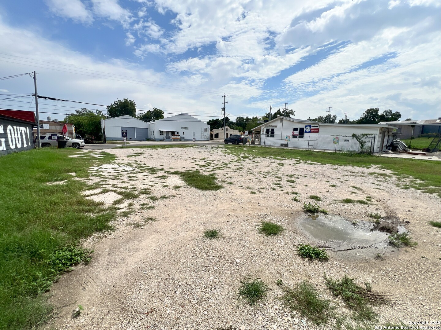 2931 E Houston San Antonio TX 78202