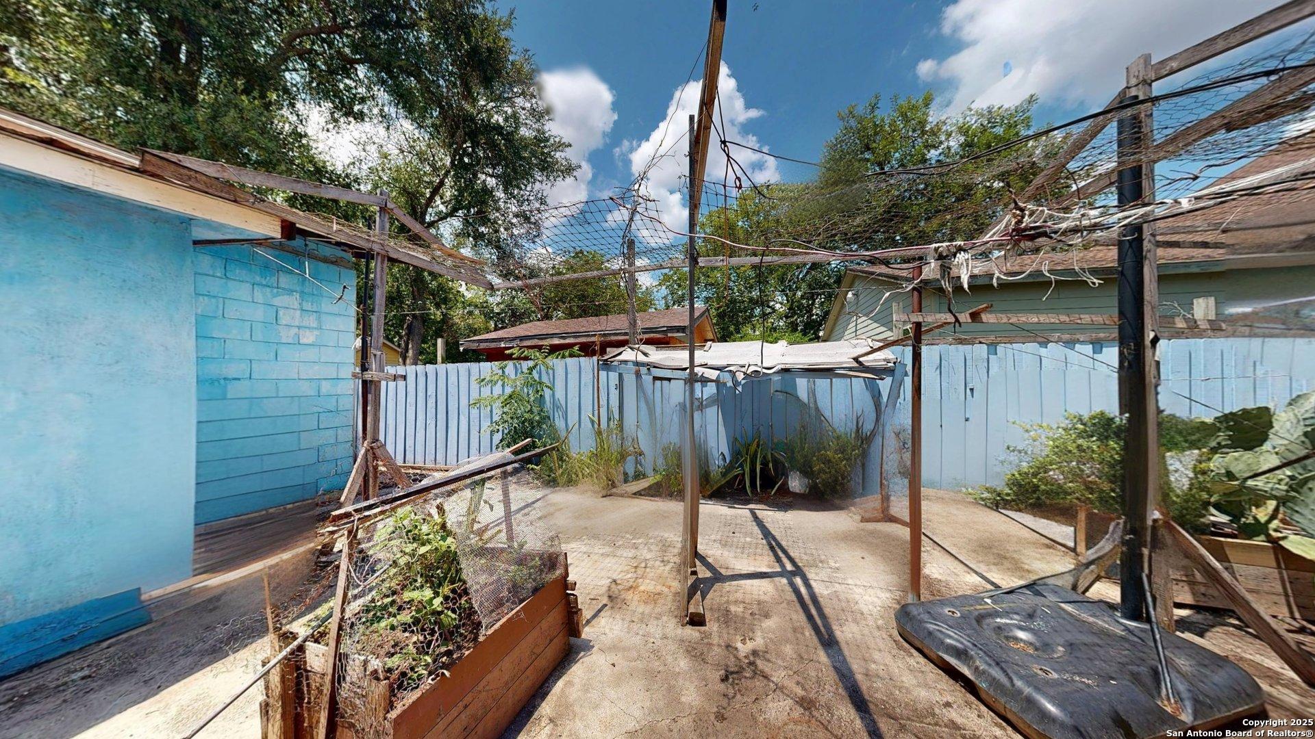 1407 S Gevers Street San Antonio TX 78210