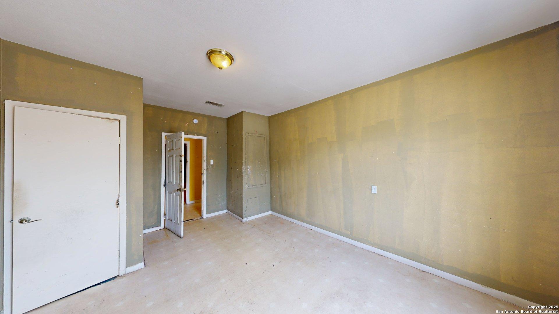 1407 S Gevers Street San Antonio TX 78210