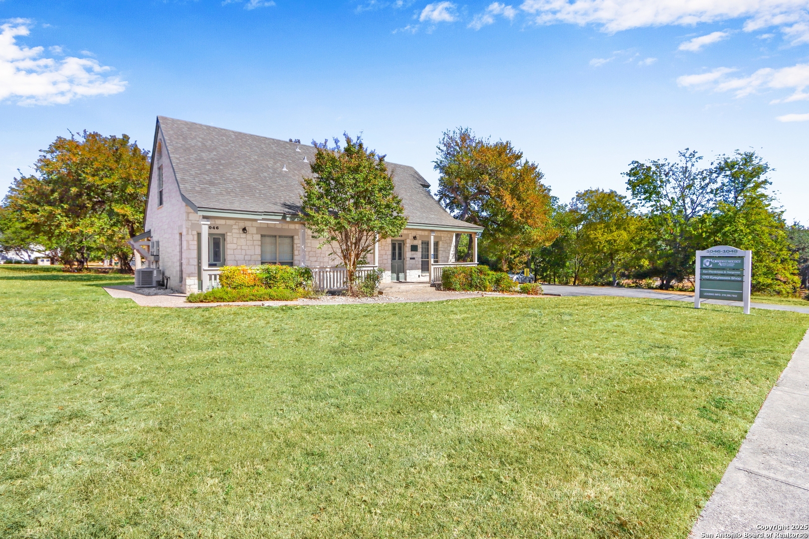 1046-1048 E Blanco Boerne TX 78006