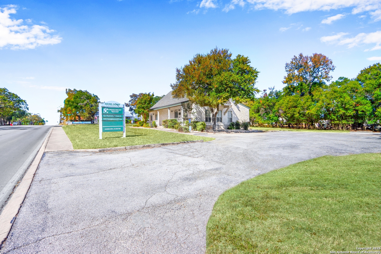 1046-1048 E Blanco Boerne TX 78006