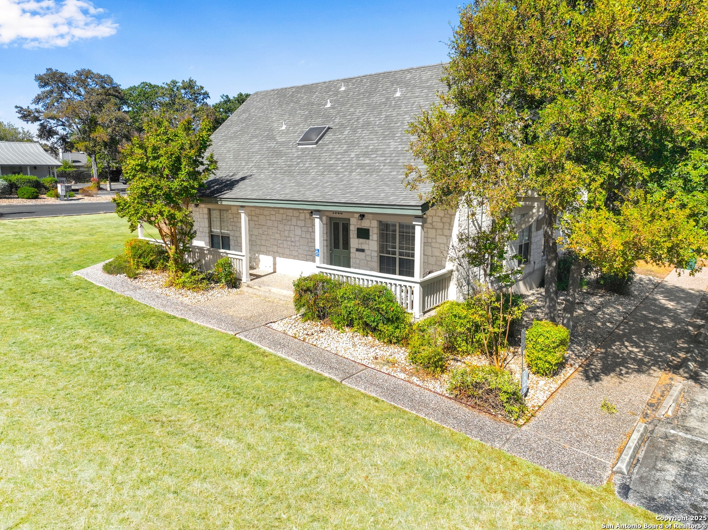 1046-1048 E Blanco Boerne TX 78006