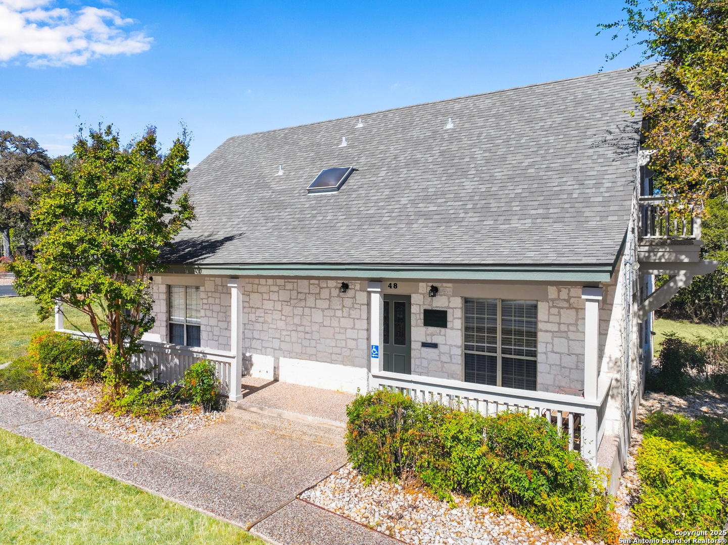 1046-1048 E Blanco Boerne TX 78006