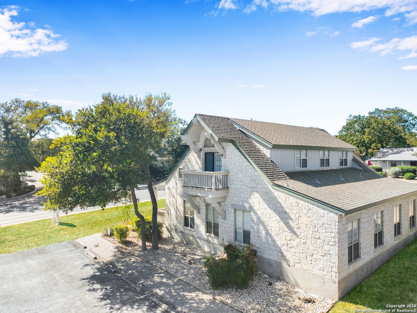 1046-1048 E Blanco Boerne TX 78006