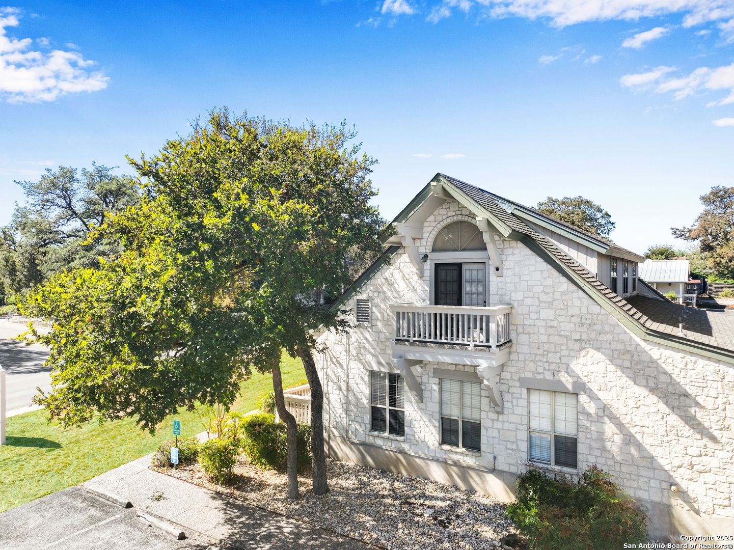 1046-1048 E Blanco Boerne TX 78006