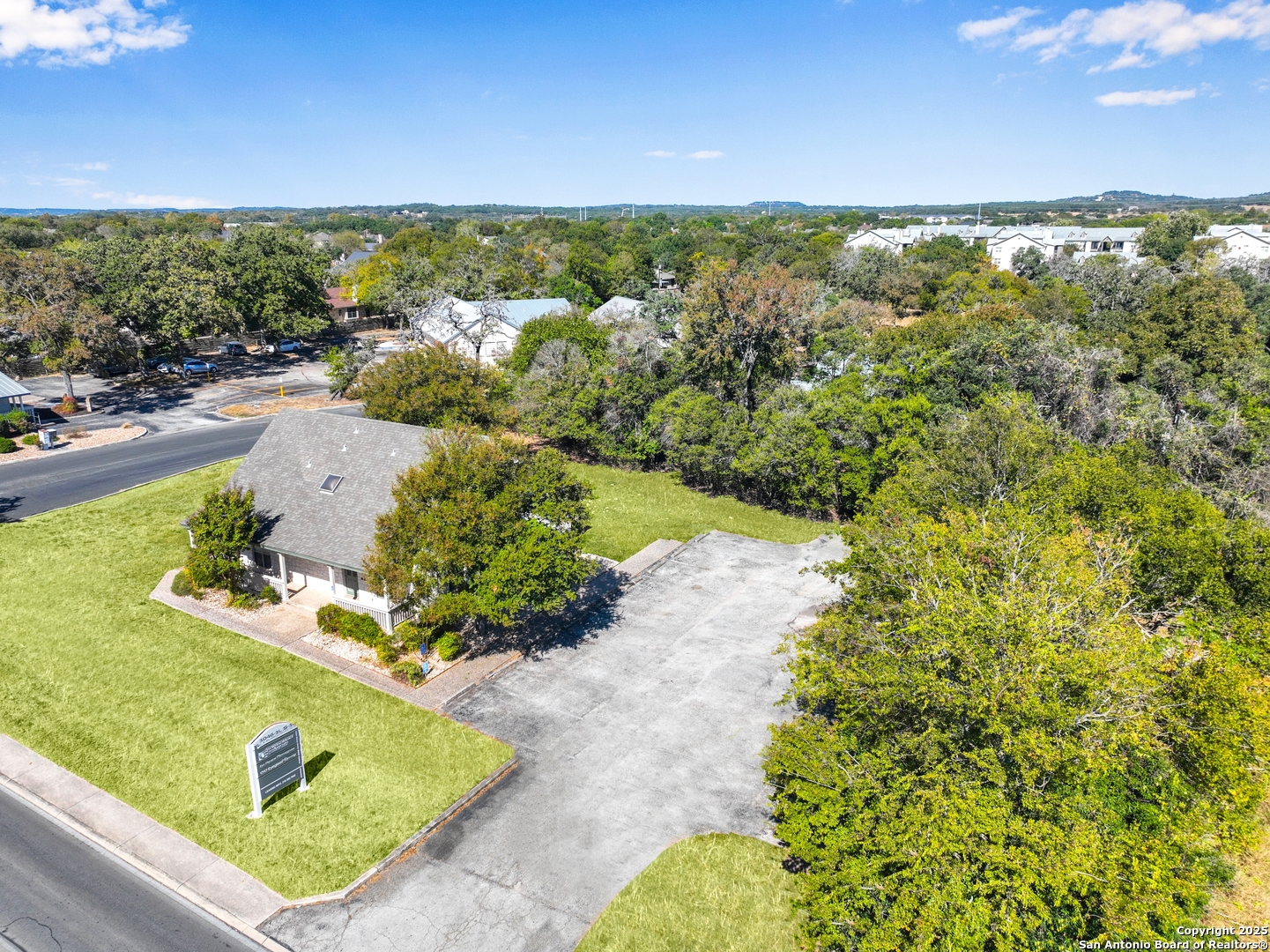 1046-1048 E Blanco Boerne TX 78006