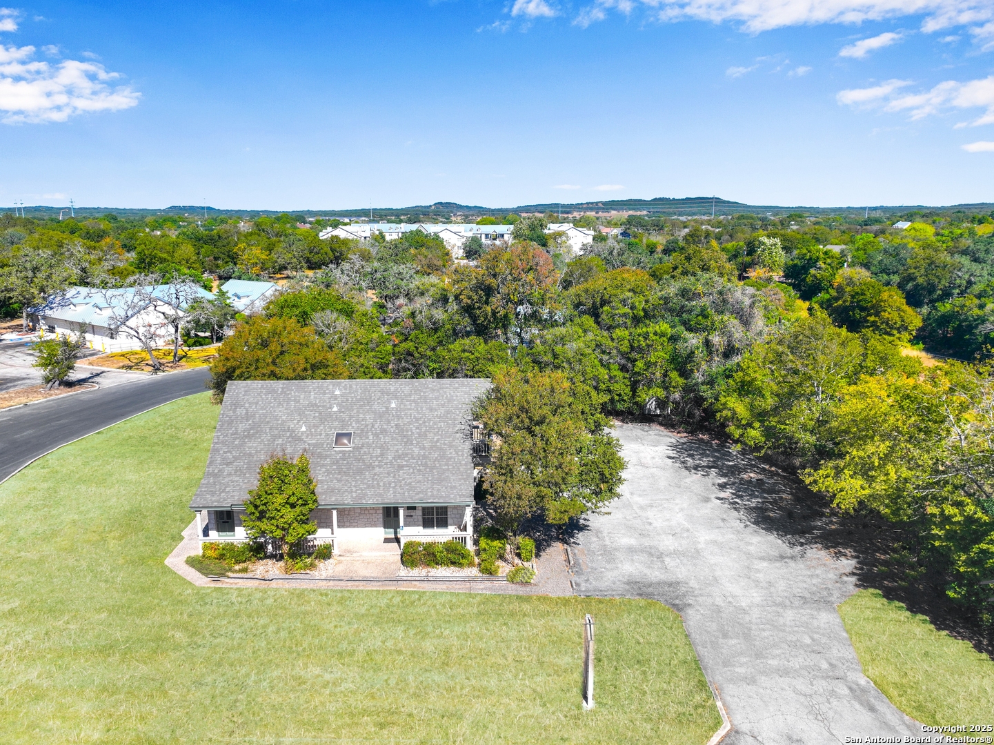 1046-1048 E Blanco Boerne TX 78006