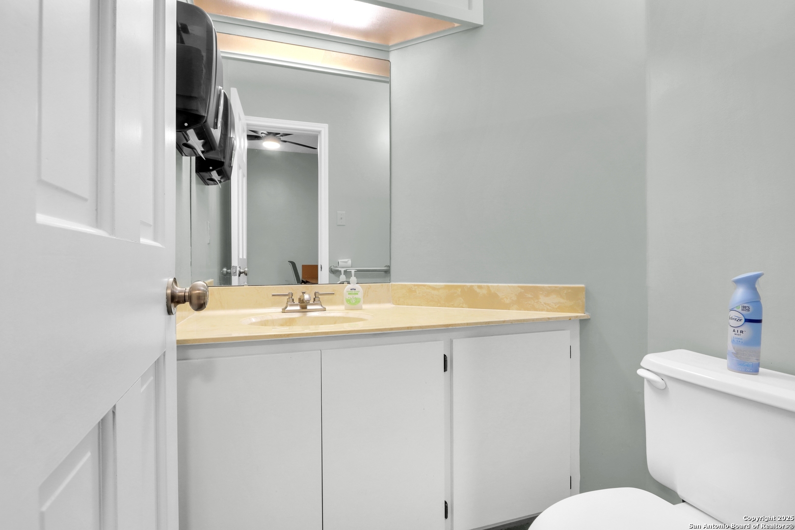 1046-1048 E Blanco Boerne TX 78006