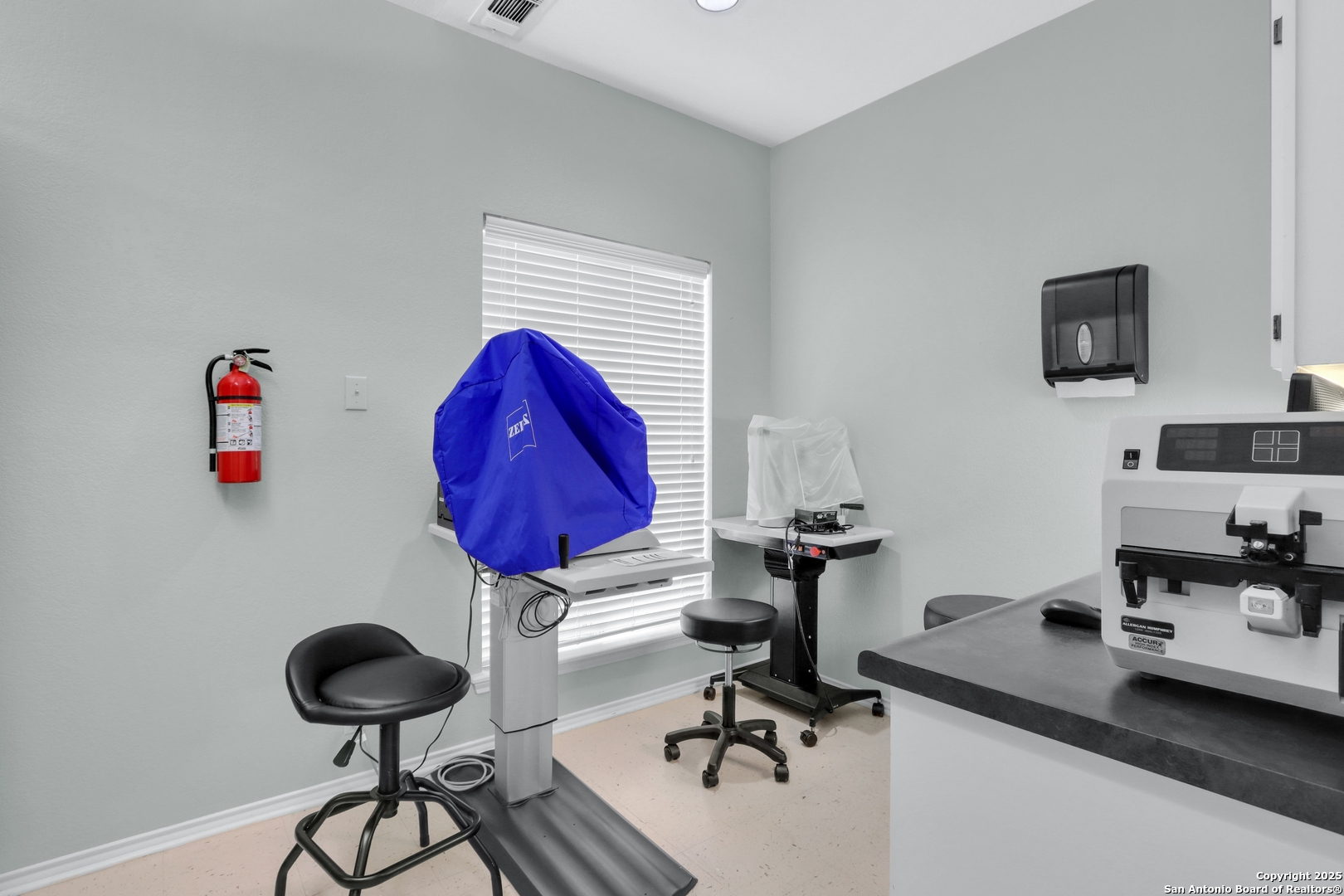 1046-1048 E Blanco Boerne TX 78006