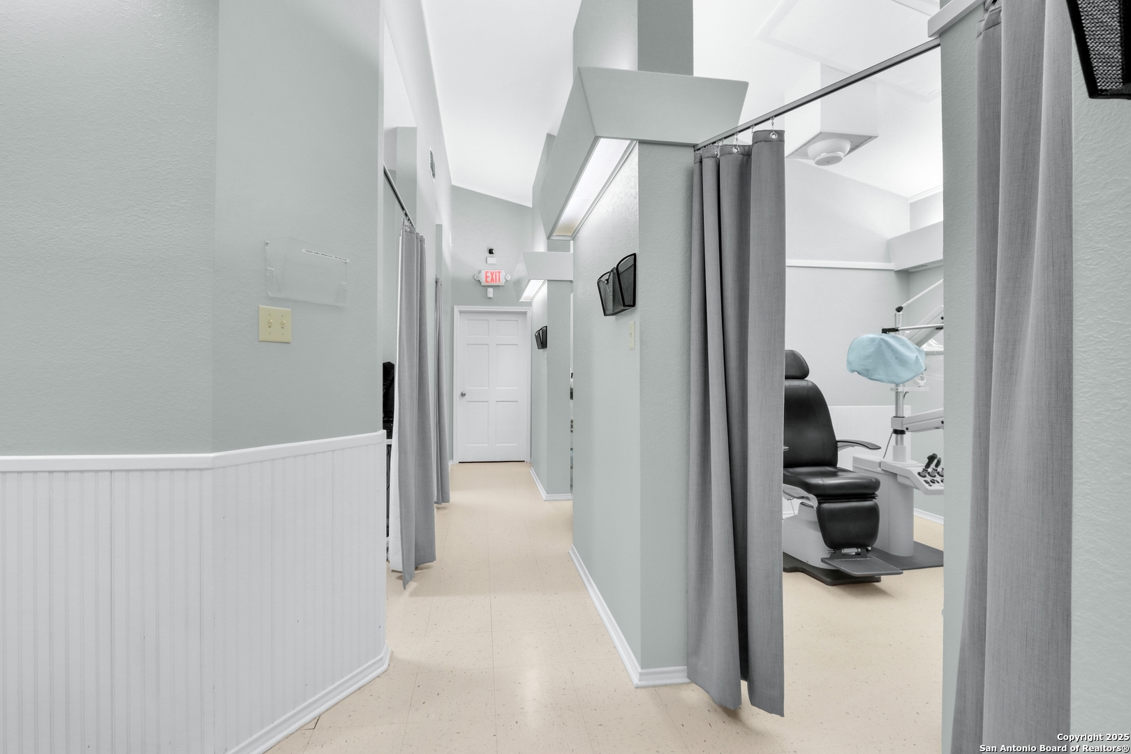 1046-1048 E Blanco Boerne TX 78006